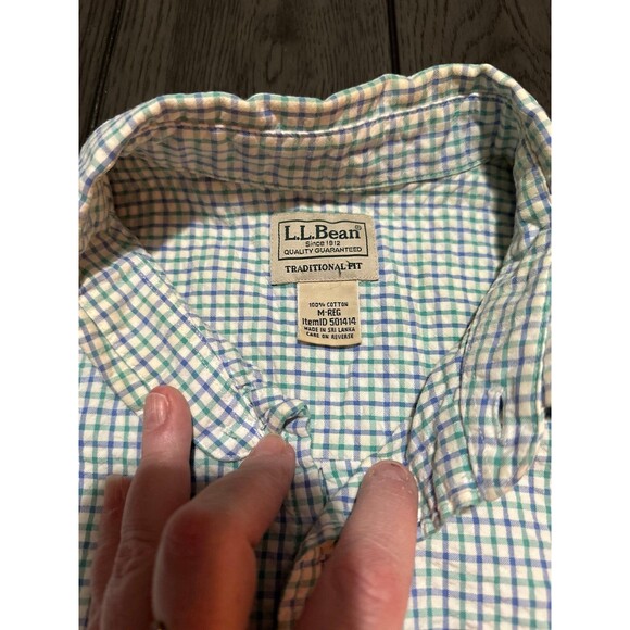 L.L. Bean Plaid Seersucker Short Sleeved Shirt Size Medium - Picture 2 of 5